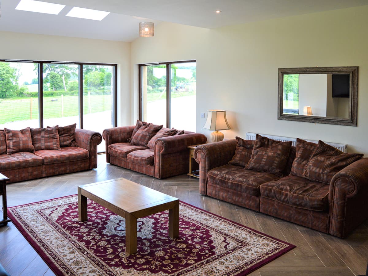 The Farmhouse, listing photograph 4
