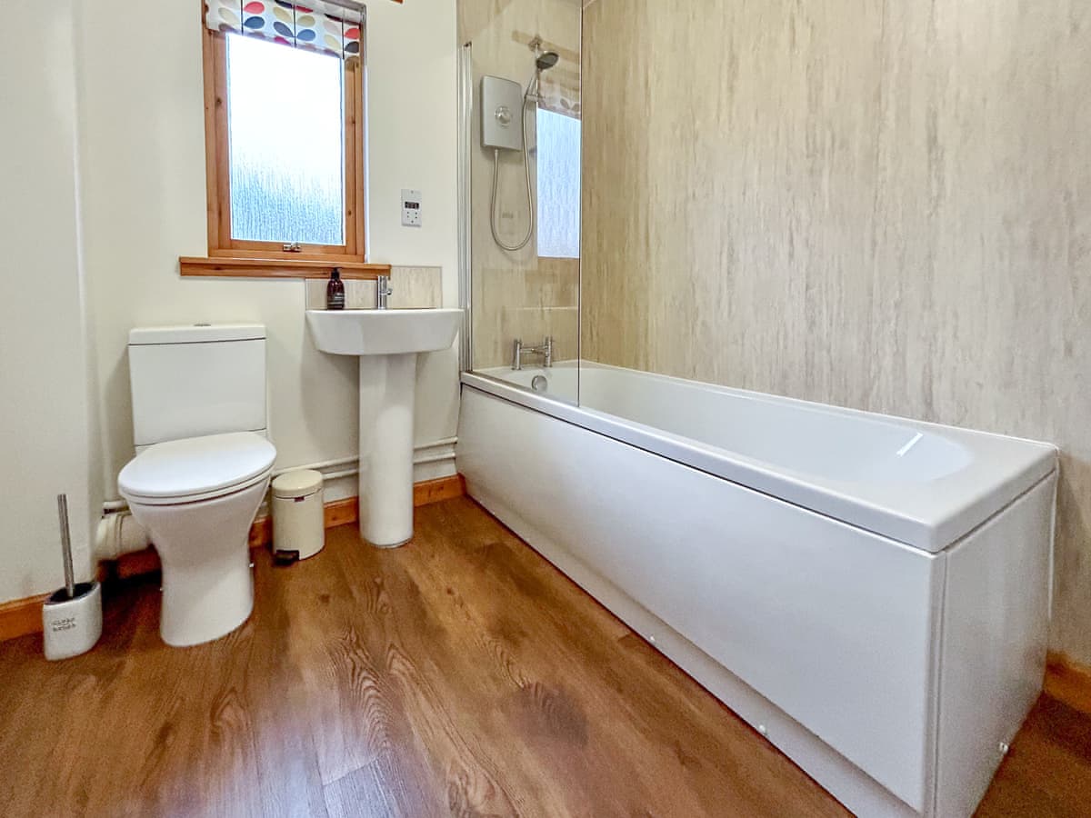 Myrtle Cottage, listing photograph 7