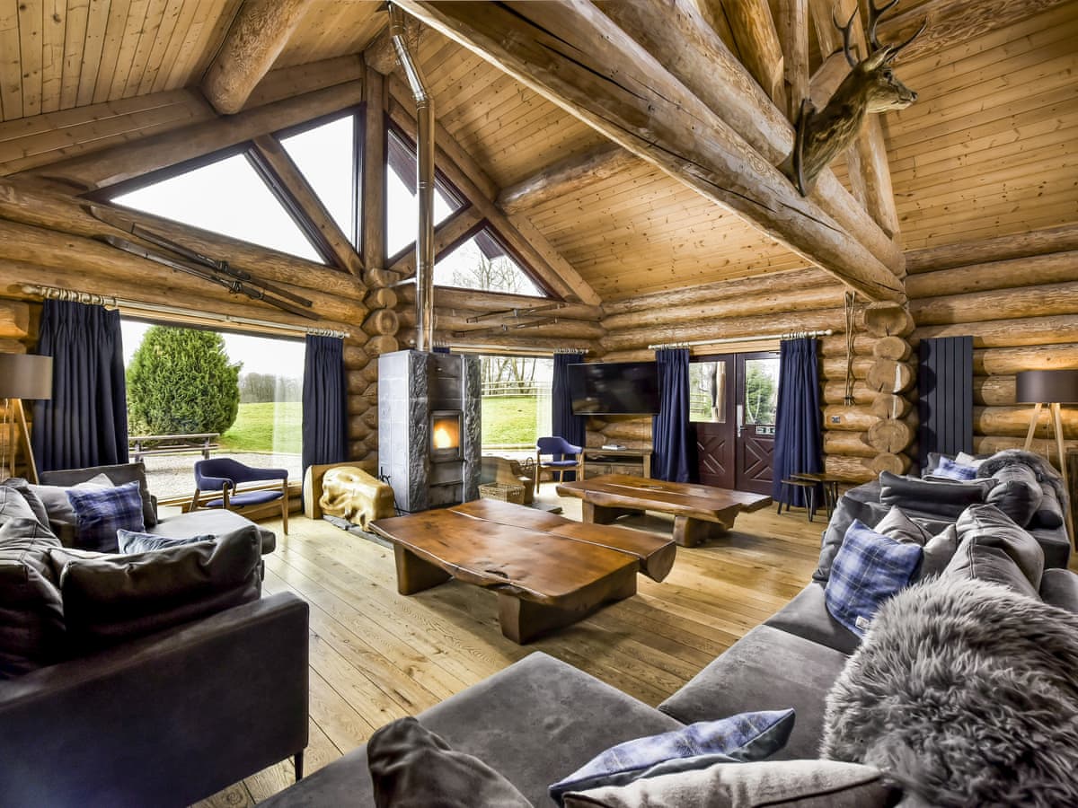 Mountain Bear Lodge, listing photograph 3