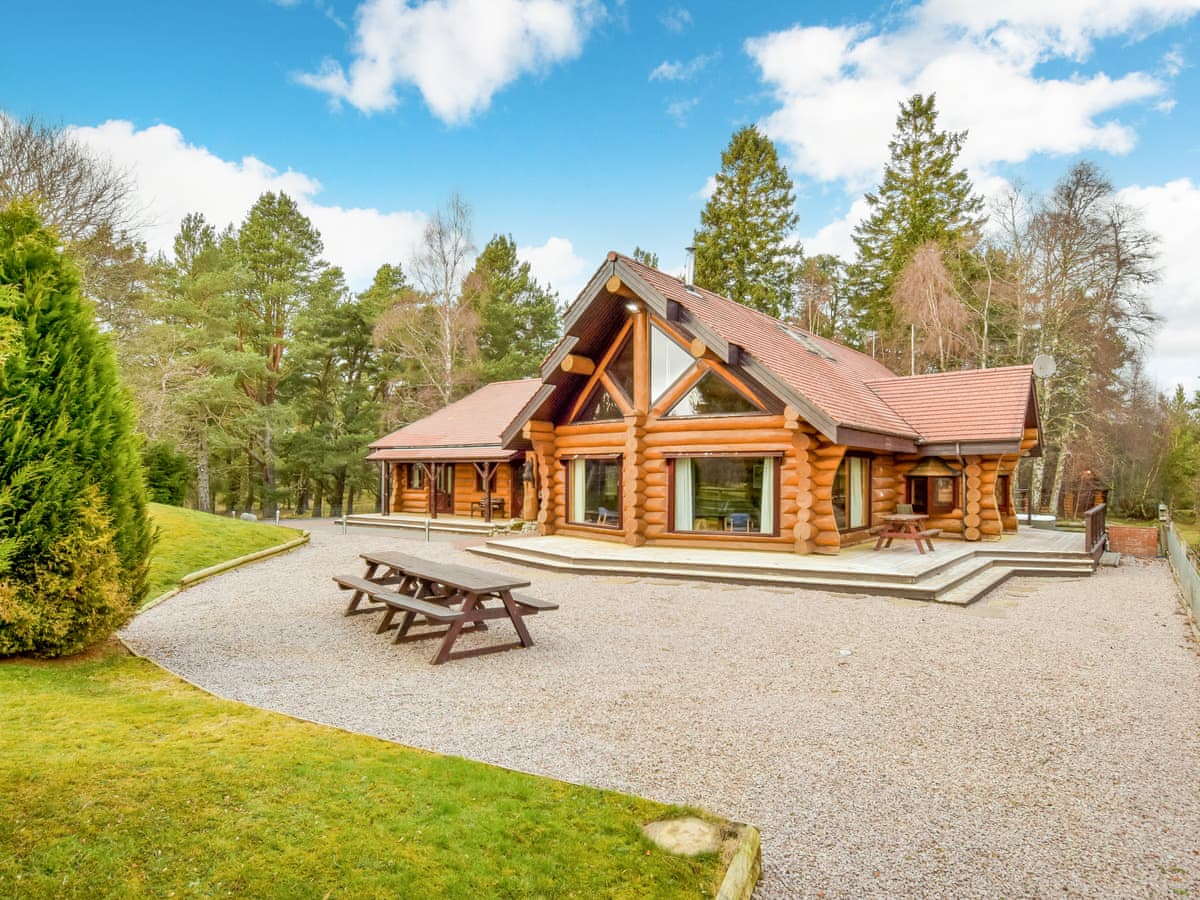 Mountain Bear Lodge, listing photograph 2