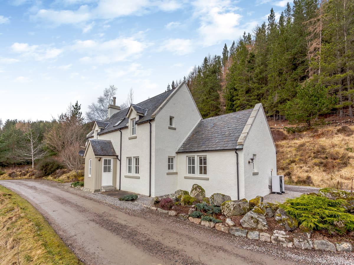 Strathconon Cottages - Gate Lodge
