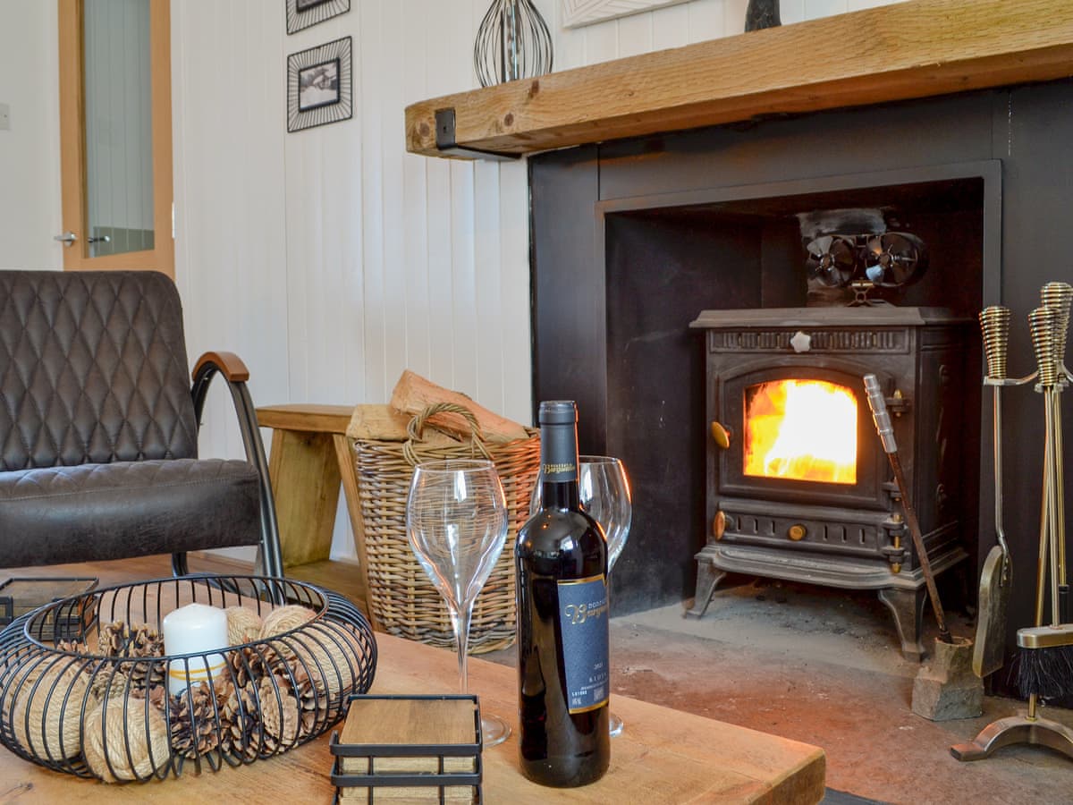 Black Spout Cottage, listing photograph 3