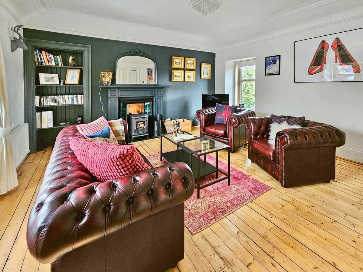 Apartment 2, listing photograph 3