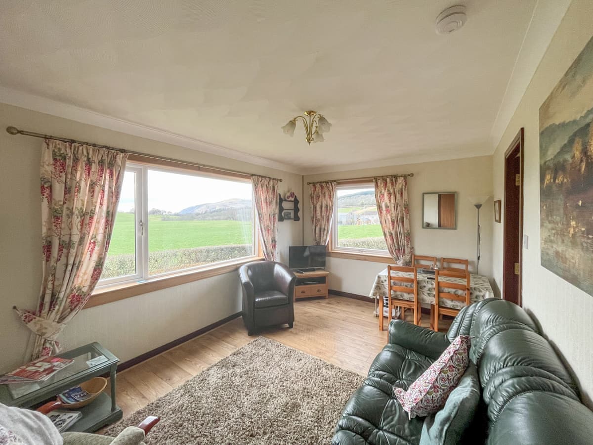 Gean Cottage, listing photograph 2