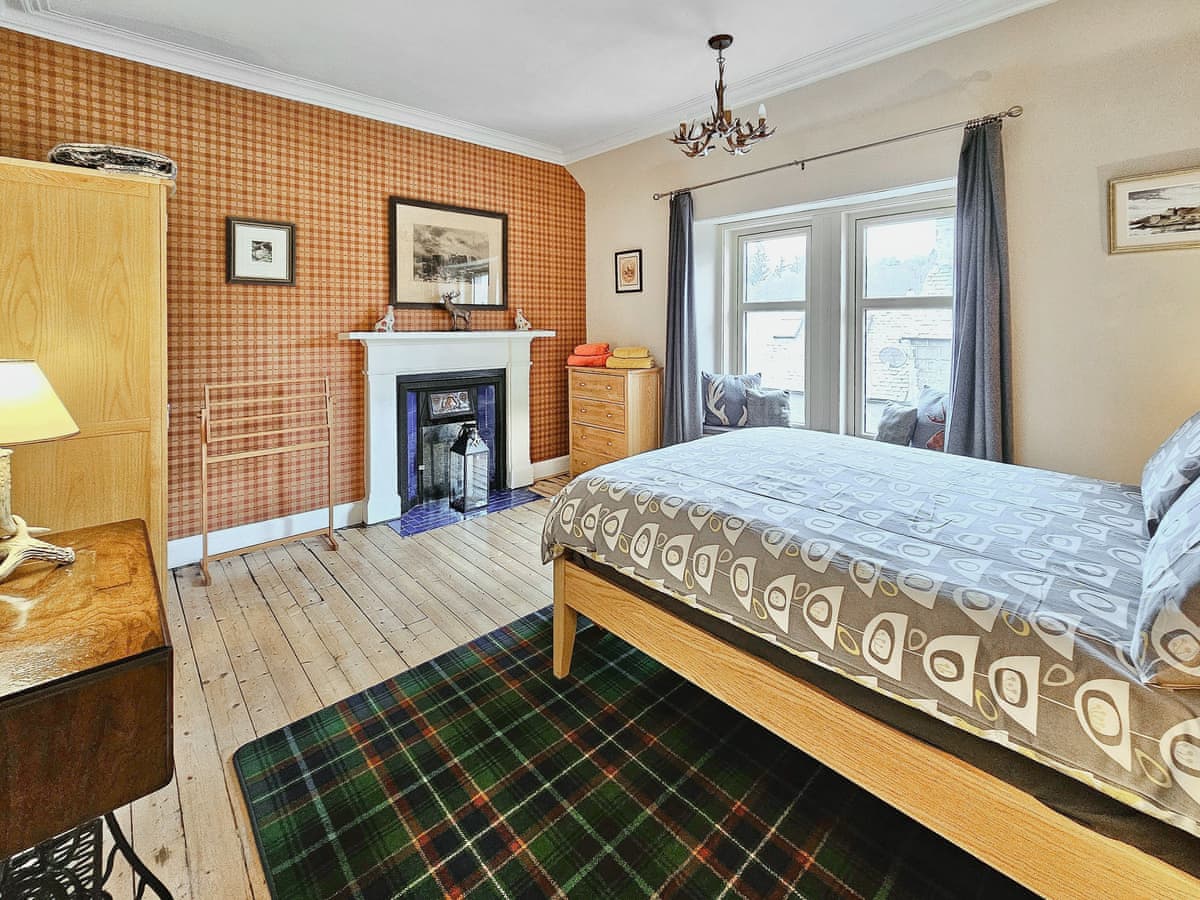 Apartment 2, listing photograph 2