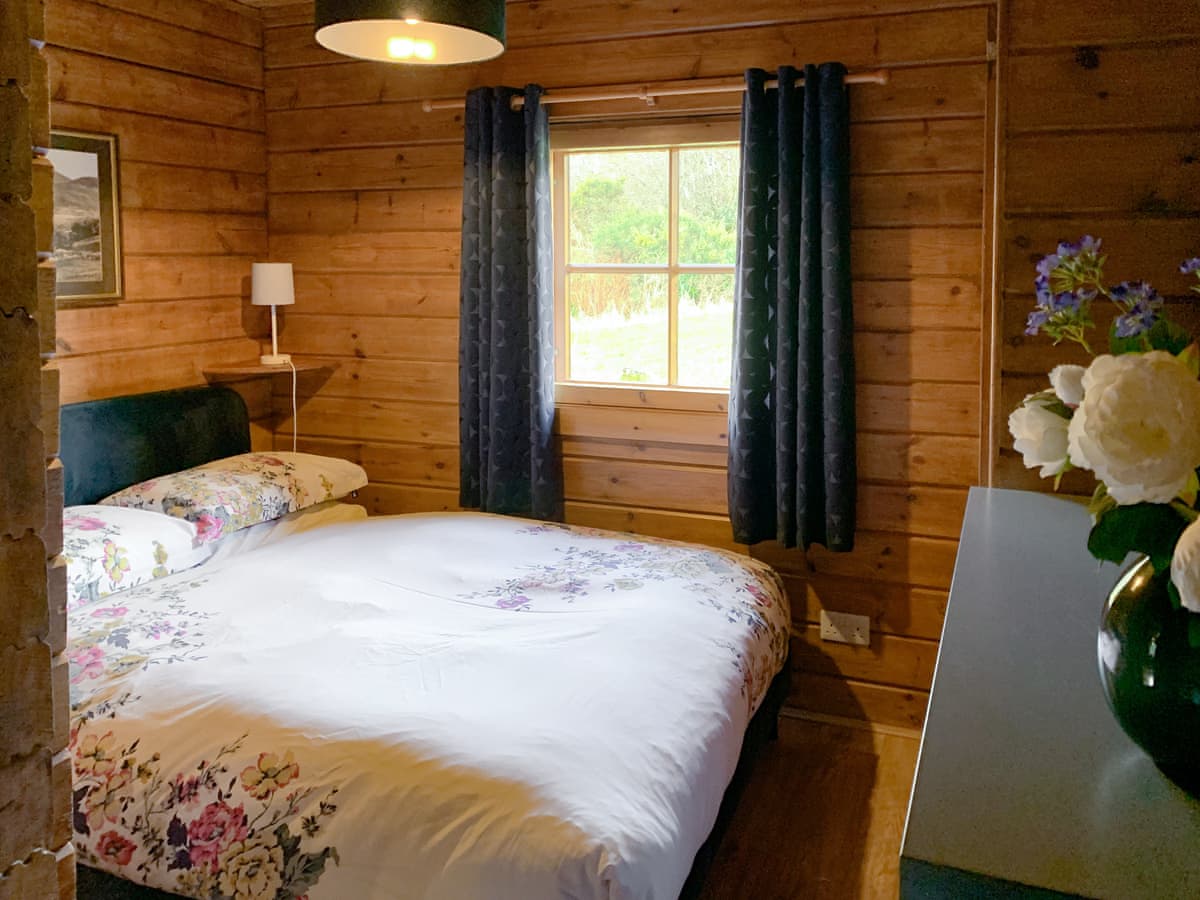 Dontra Log Chalets - Dontra Log Chalet 2, listing photograph 6