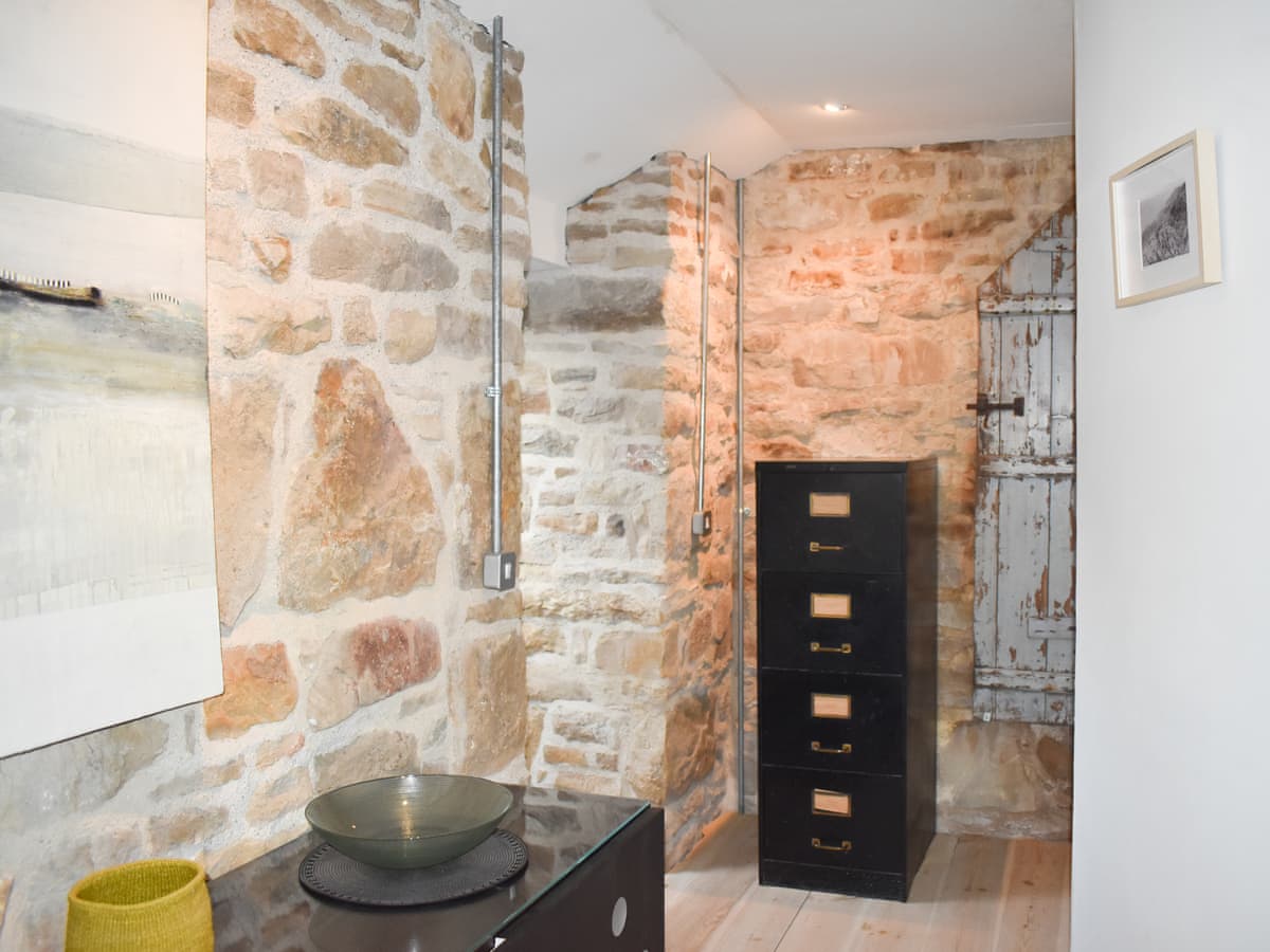 Stone Cottage, listing photograph 9