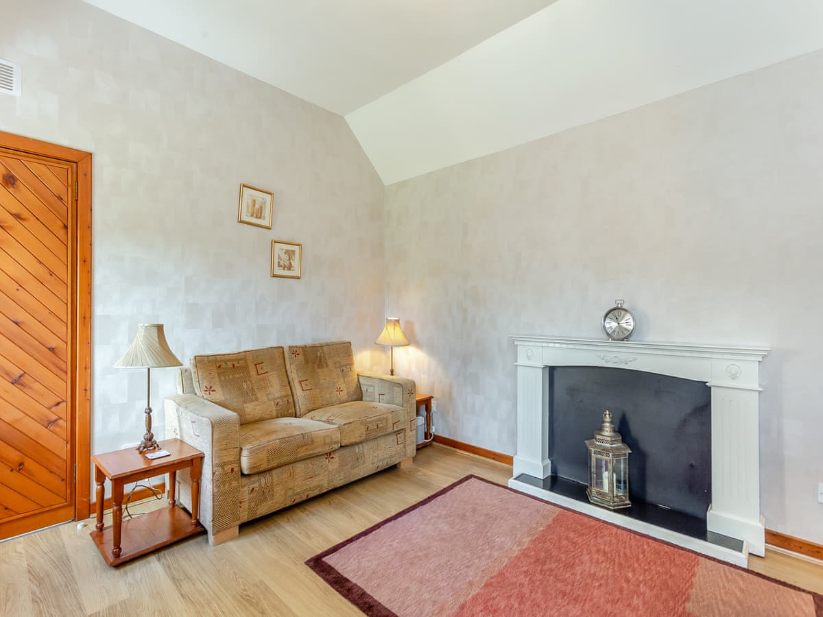 The Coyles Cottage, listing photograph 5