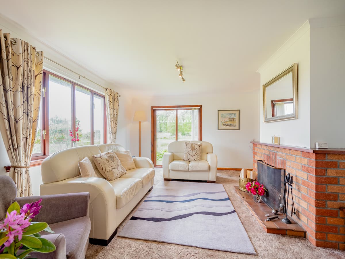 Glenview, listing photograph 3