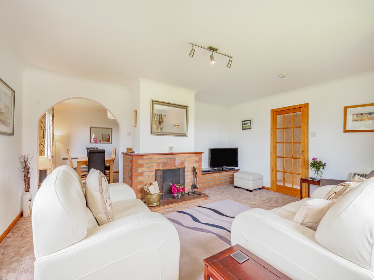 Glenview, listing photograph 4