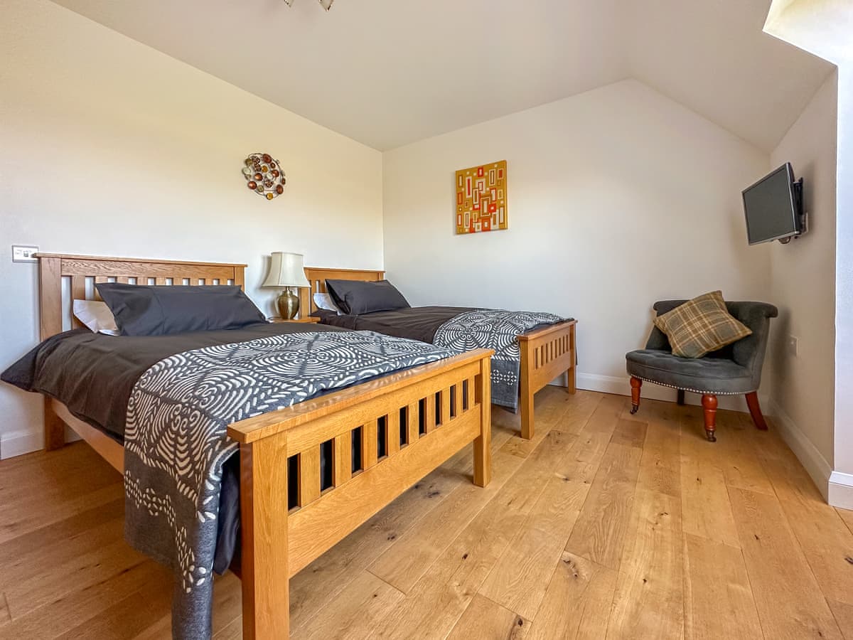 Lurach - Lurach House, listing photograph 8