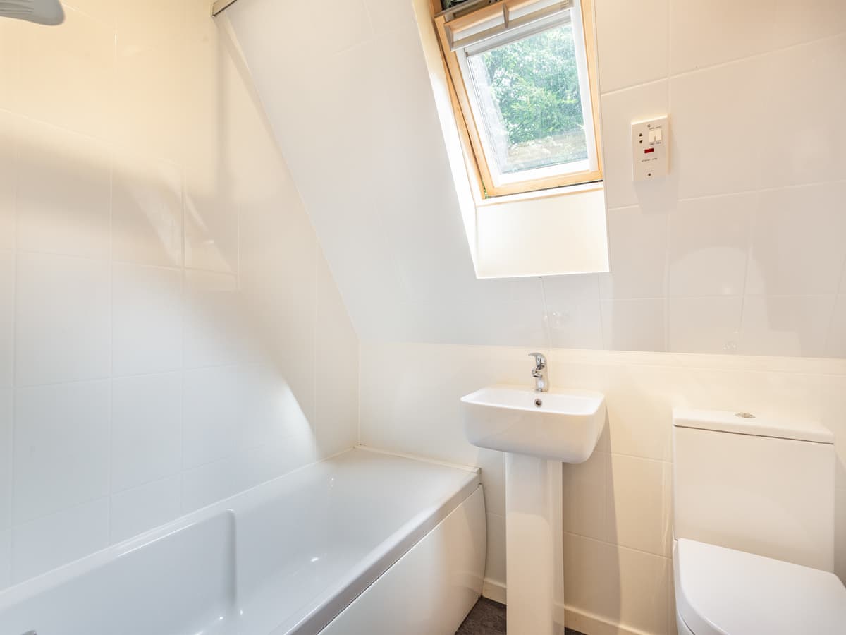 Flowerburn Holidays - Gorse Lodge, listing photograph 9