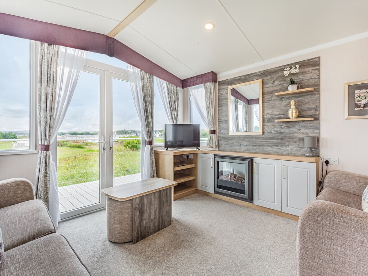 The Bordeux, listing photograph 2