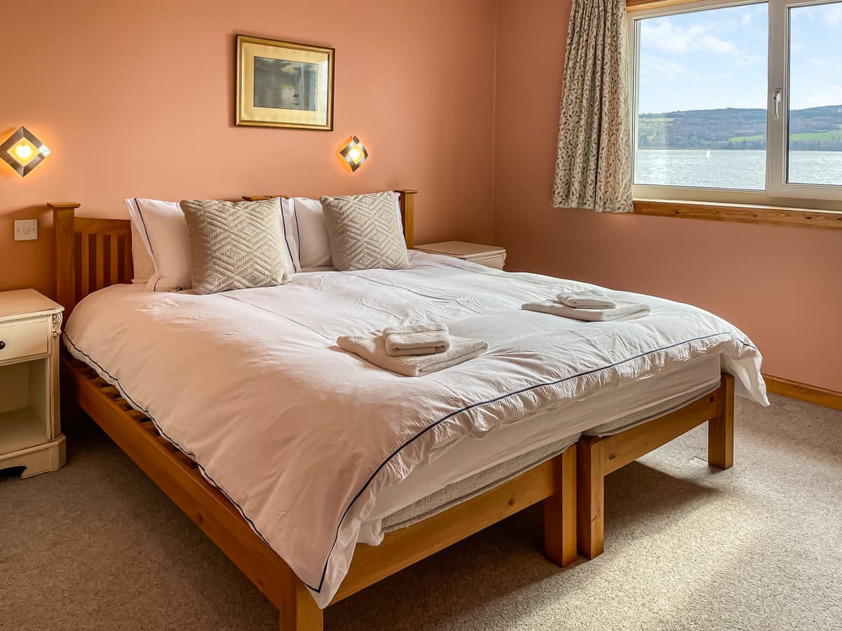 The Sea Lodge, listing photograph 9