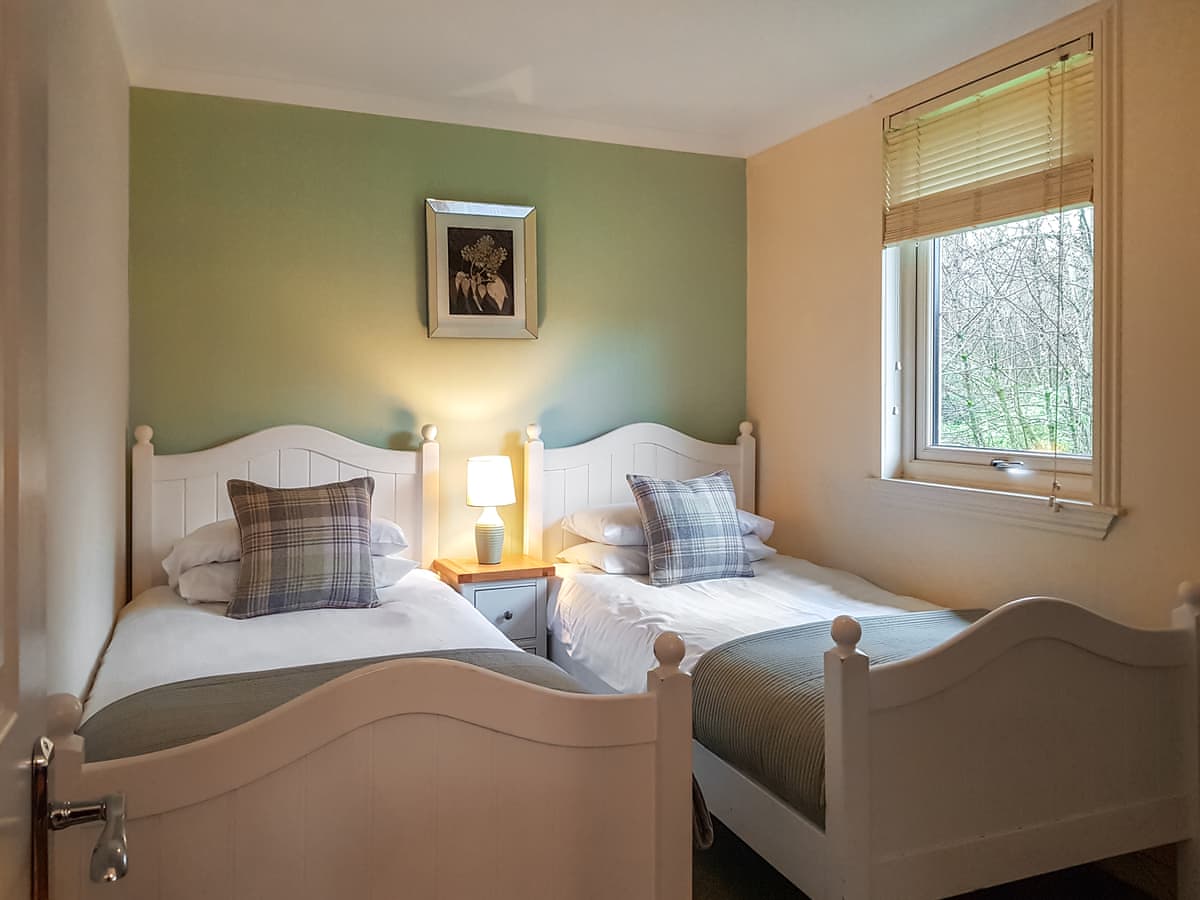 Loch Lomond Sanctuary Lodges - Leven Lodge 2, listing photograph 7