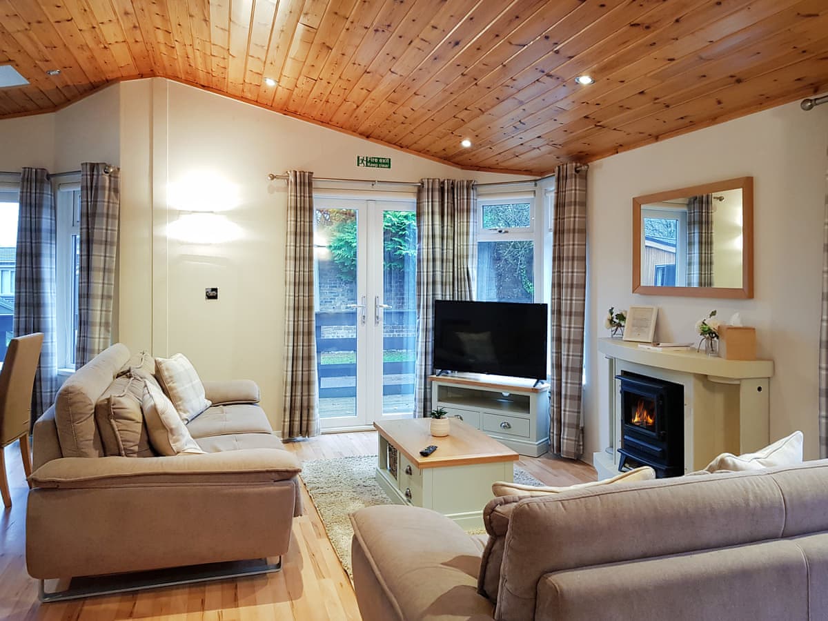 Loch Lomond Sanctuary Lodges - Kingfisher Lodge