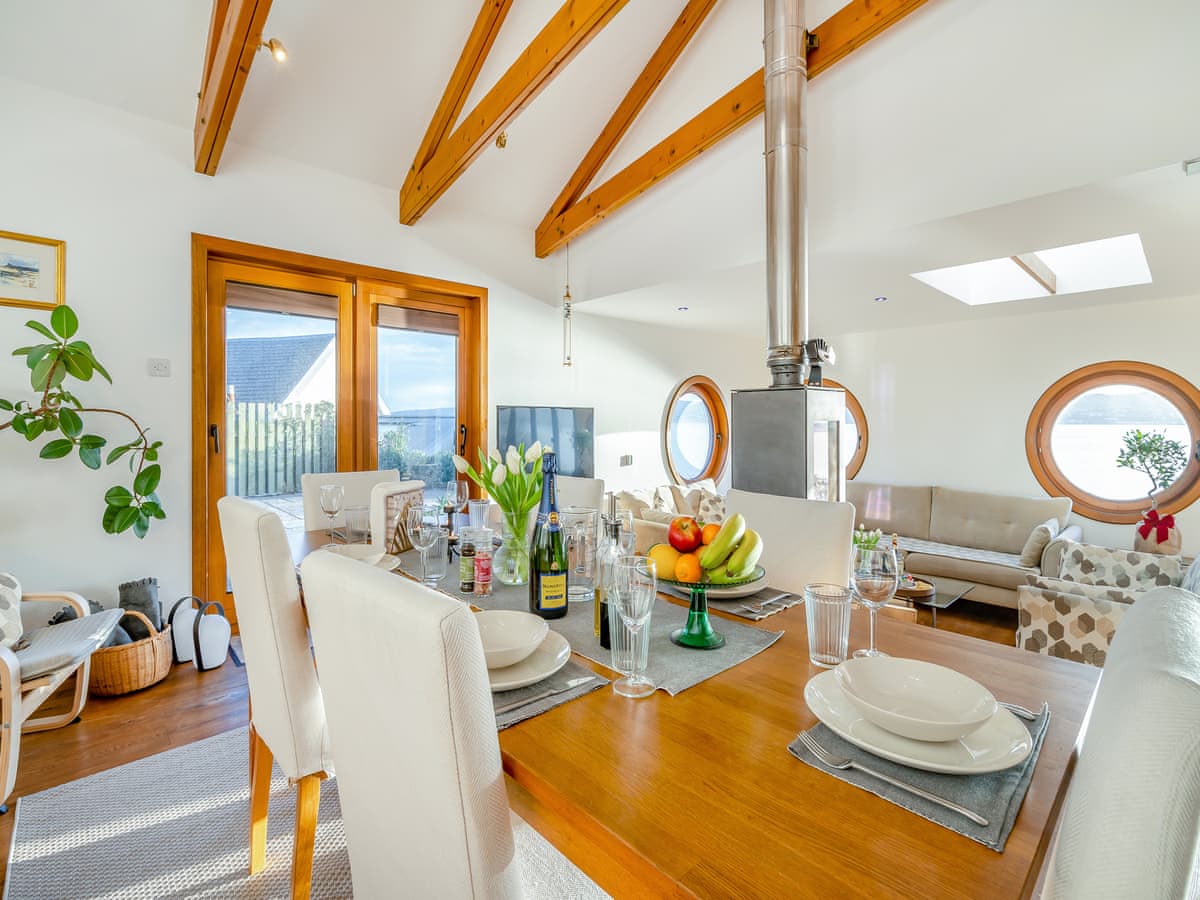 Shore House, listing photograph 9