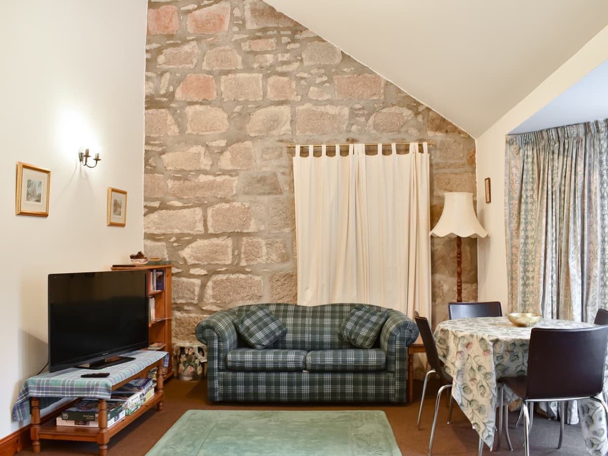 Bonn Na Coille Cottages - Pine Tree Cottage, listing photograph 3