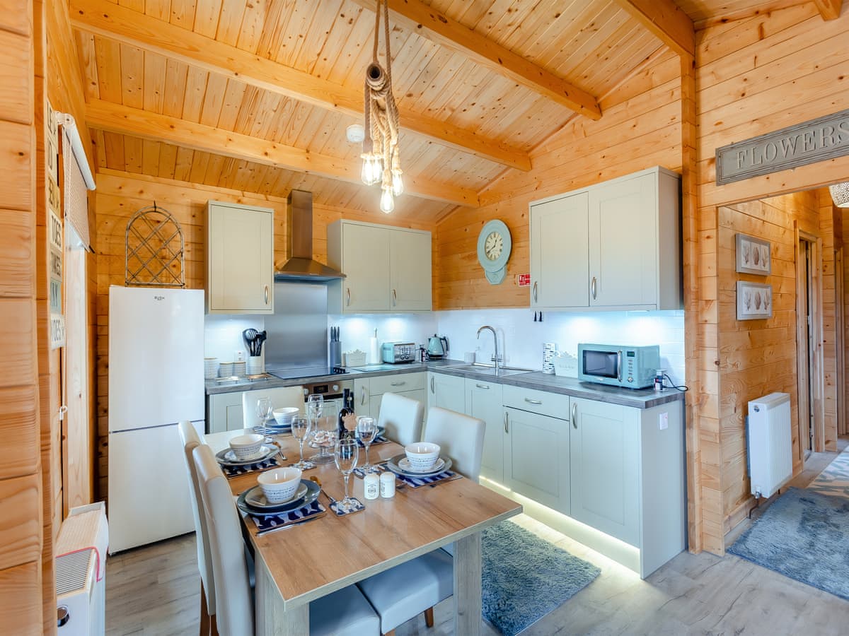 Seashell Lodge, listing photograph 5
