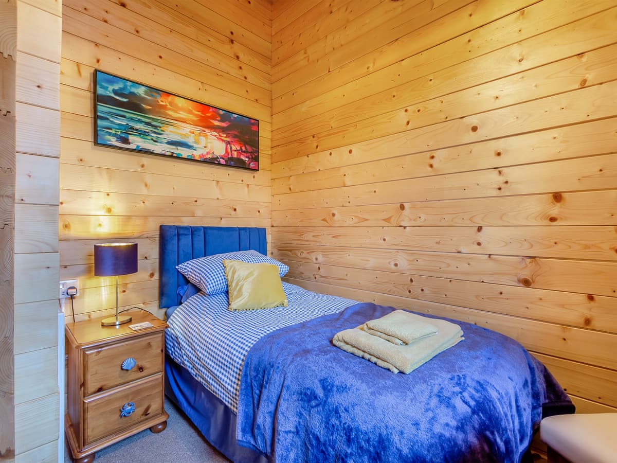 Seashell Lodge, listing photograph 9