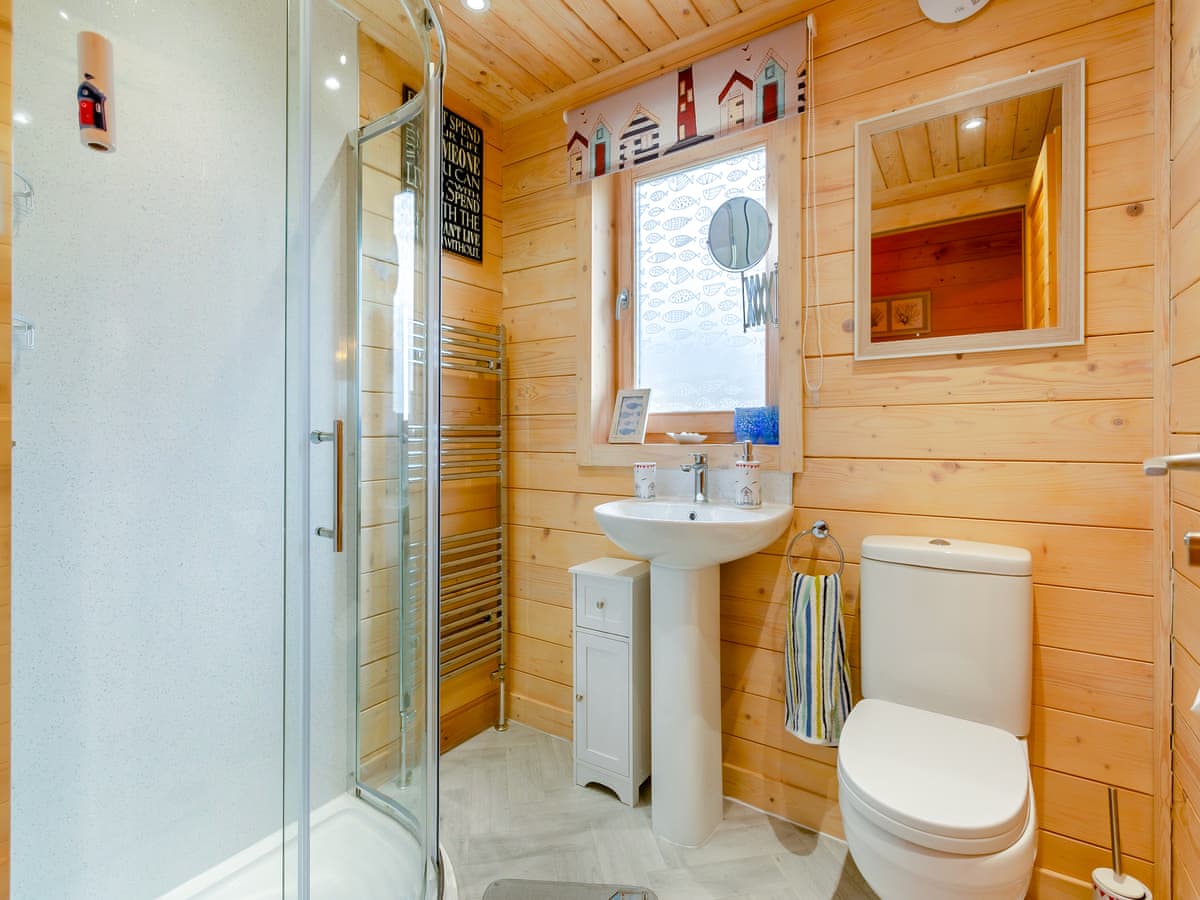 Seashell Lodge, listing photograph 10