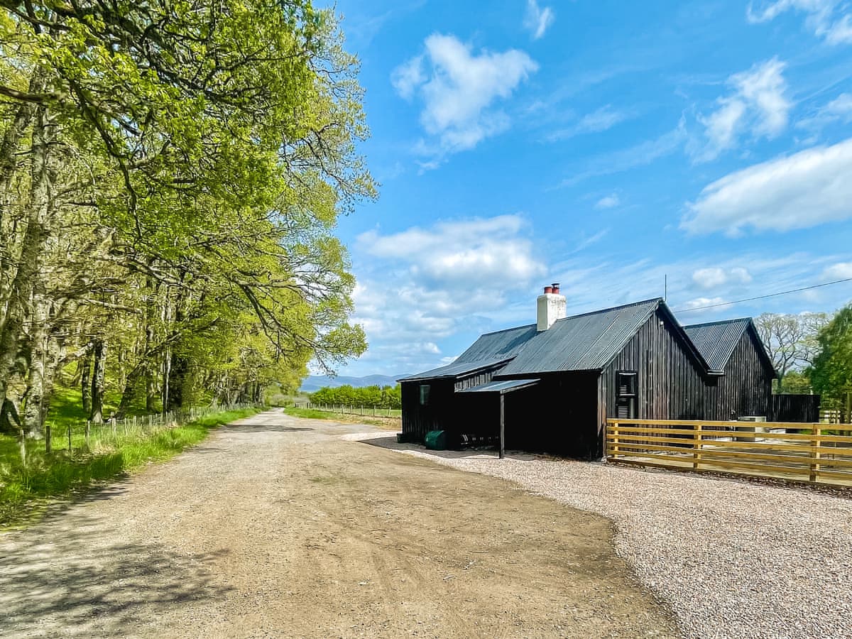 Stag's Hide, listing photograph 2