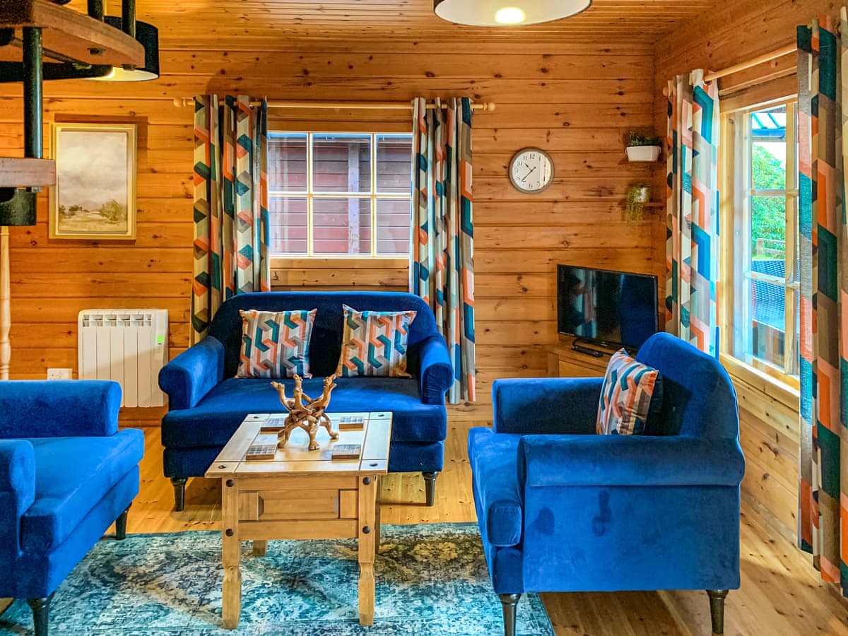 Dontra Log Chalets - Dontra Log Chalet 1, listing photograph 2