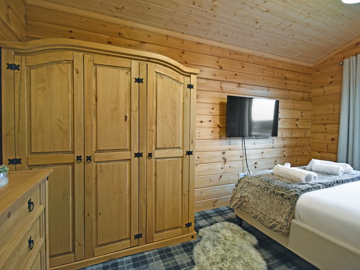 Stag and Coo Holidays - Stag Lodge, listing photograph 6