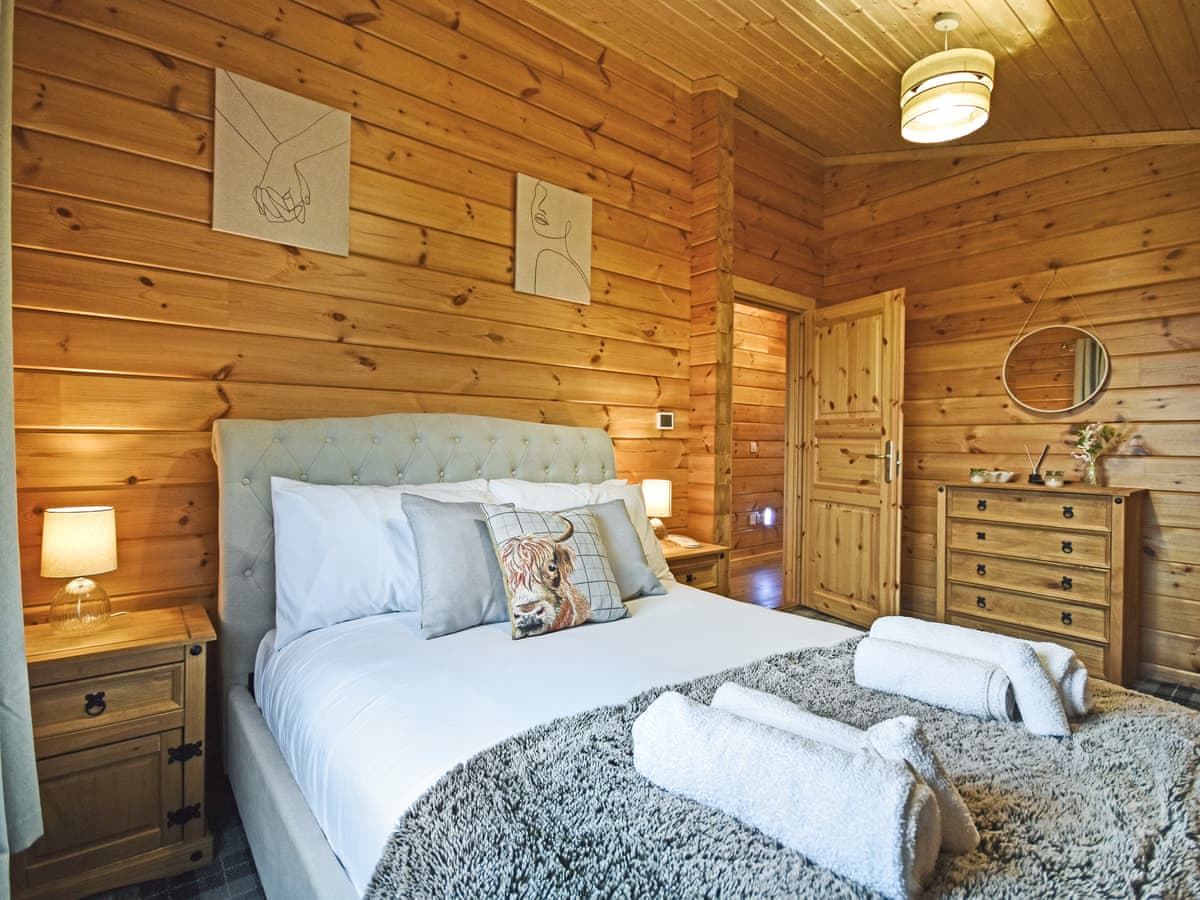 Stag and Coo Holidays - Stag Lodge, listing photograph 9