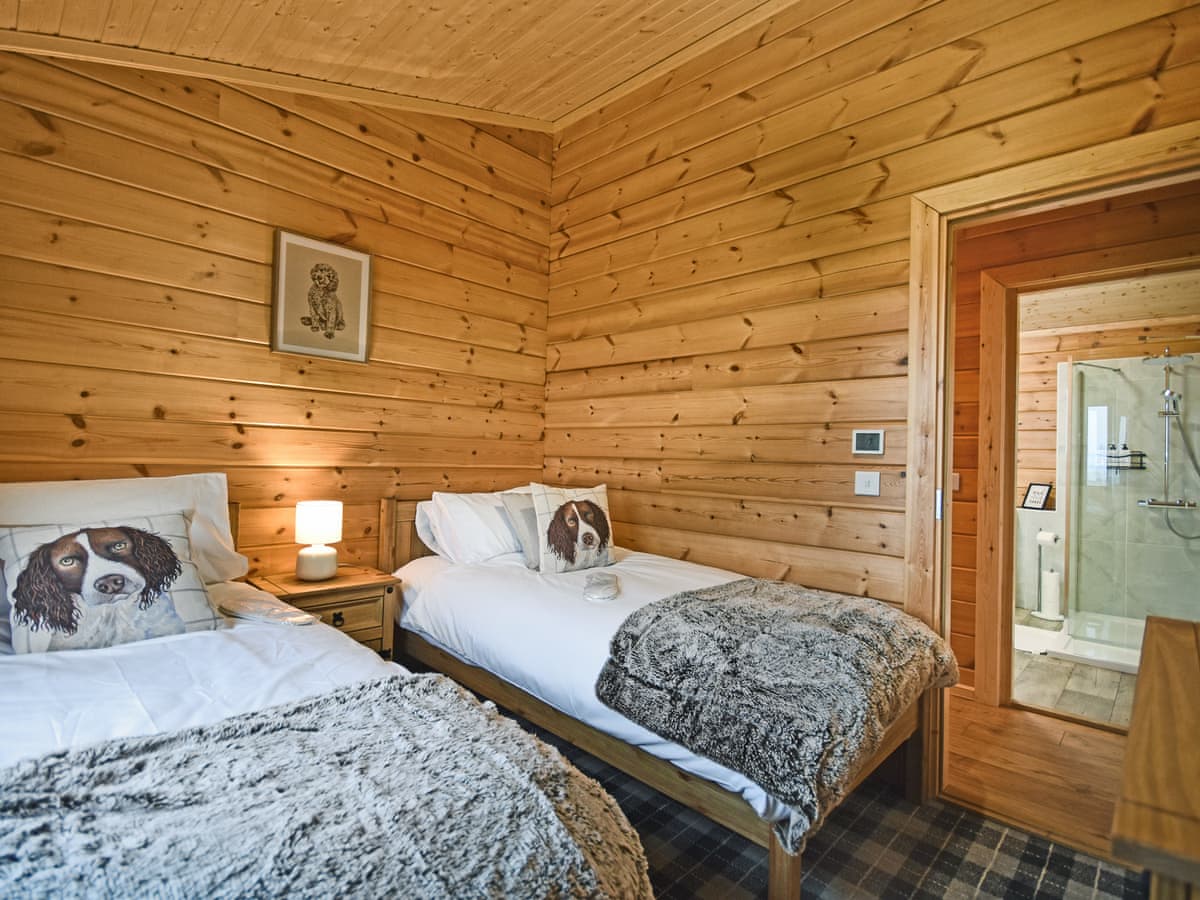 Stag and Coo Holidays - Stag Lodge, listing photograph 11