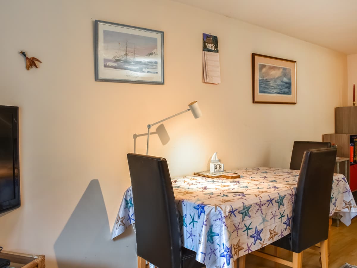 Cowie Mill Apartment, listing photograph 4