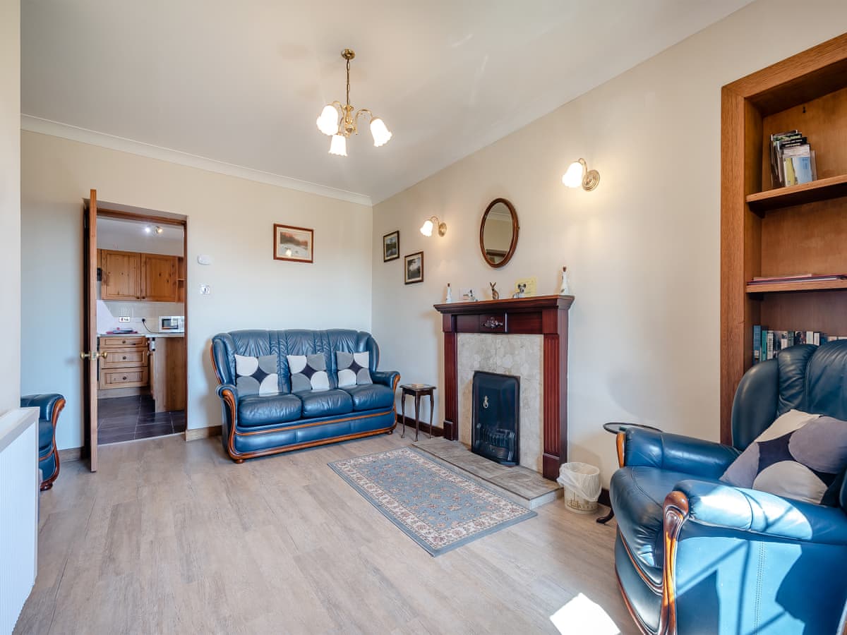 Kilbride Cottage, listing photograph 2