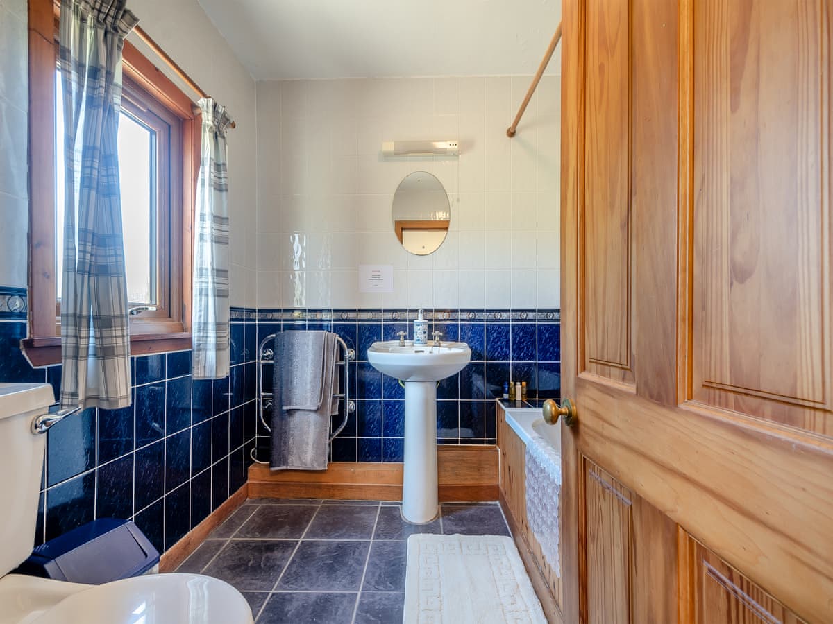 Kilbride Cottage, listing photograph 11