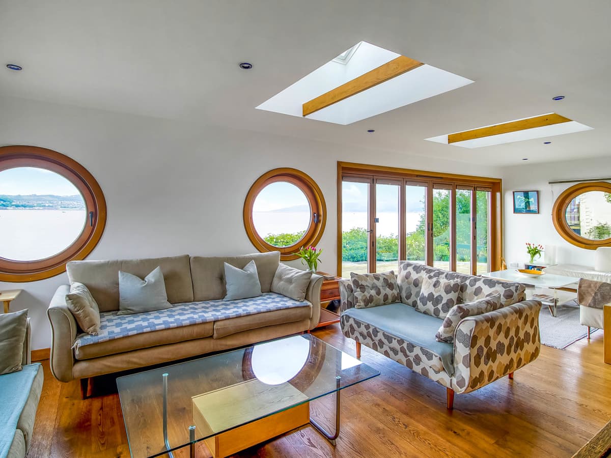 Shore House, listing photograph 6