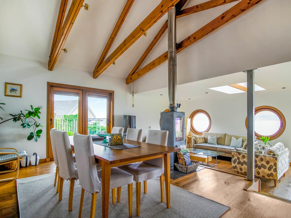 Shore House, listing photograph 8