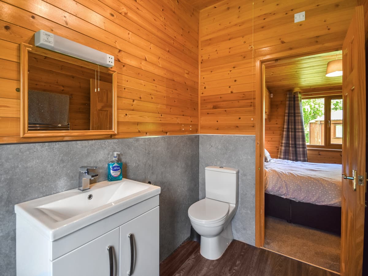 Lomond View Lodge, listing photograph 11