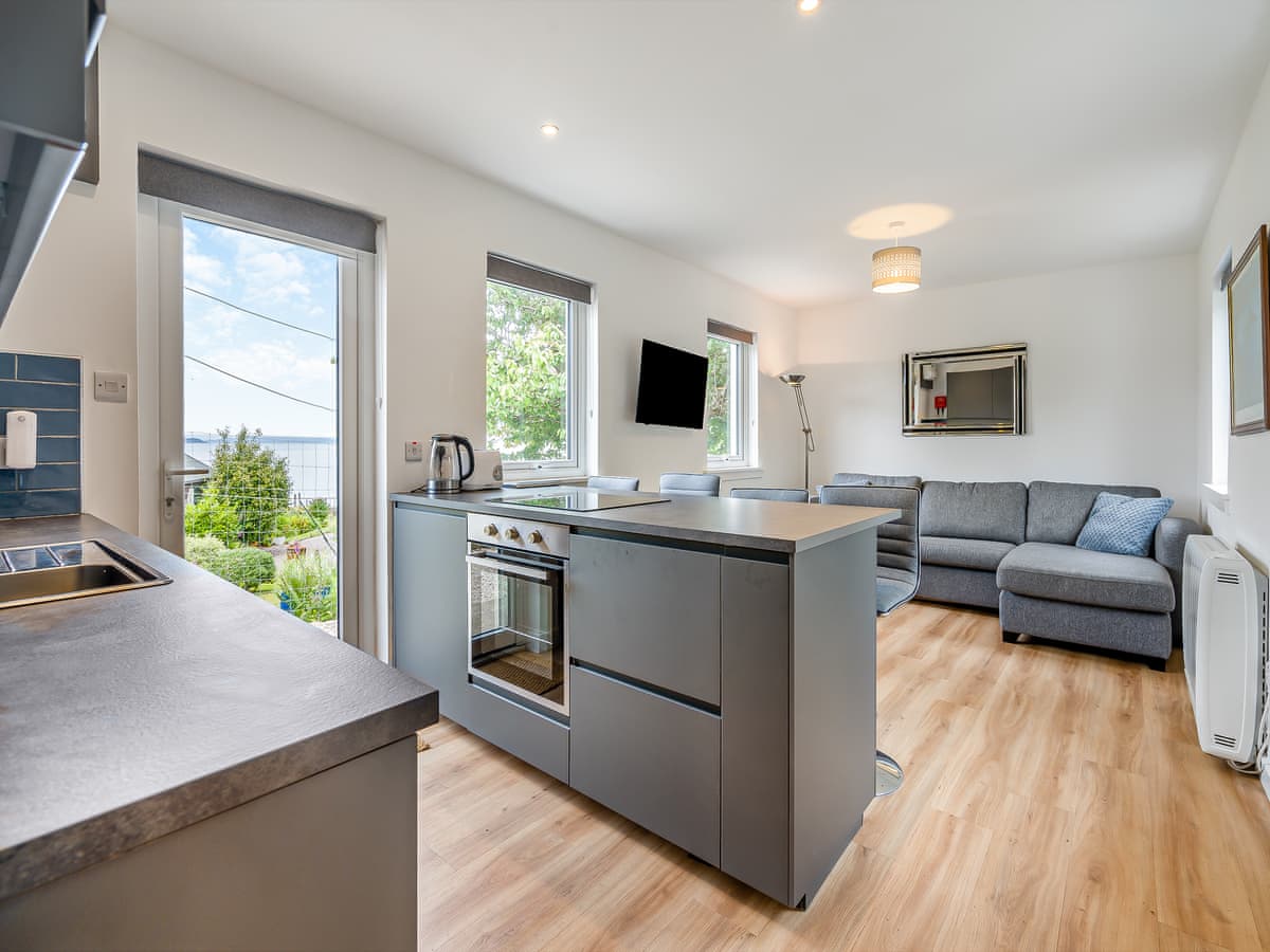 Sea Breeze Cottage, listing photograph 4