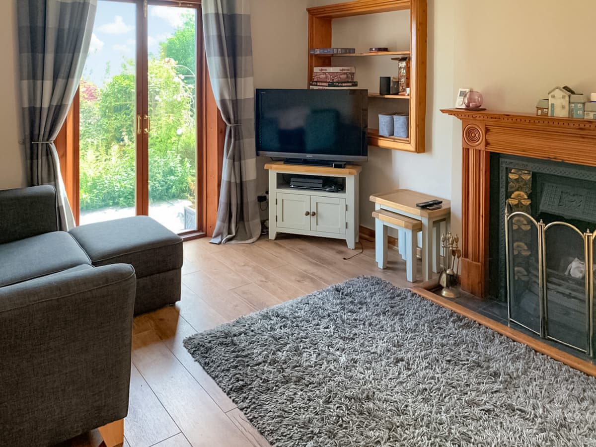 The Cottage, listing photograph 3