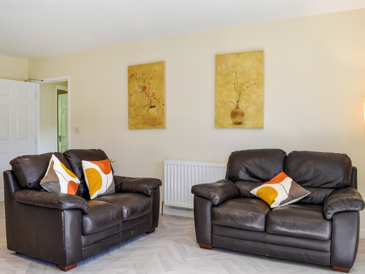 Aberfoyle Apartment 2 - Birch, listing photograph 5