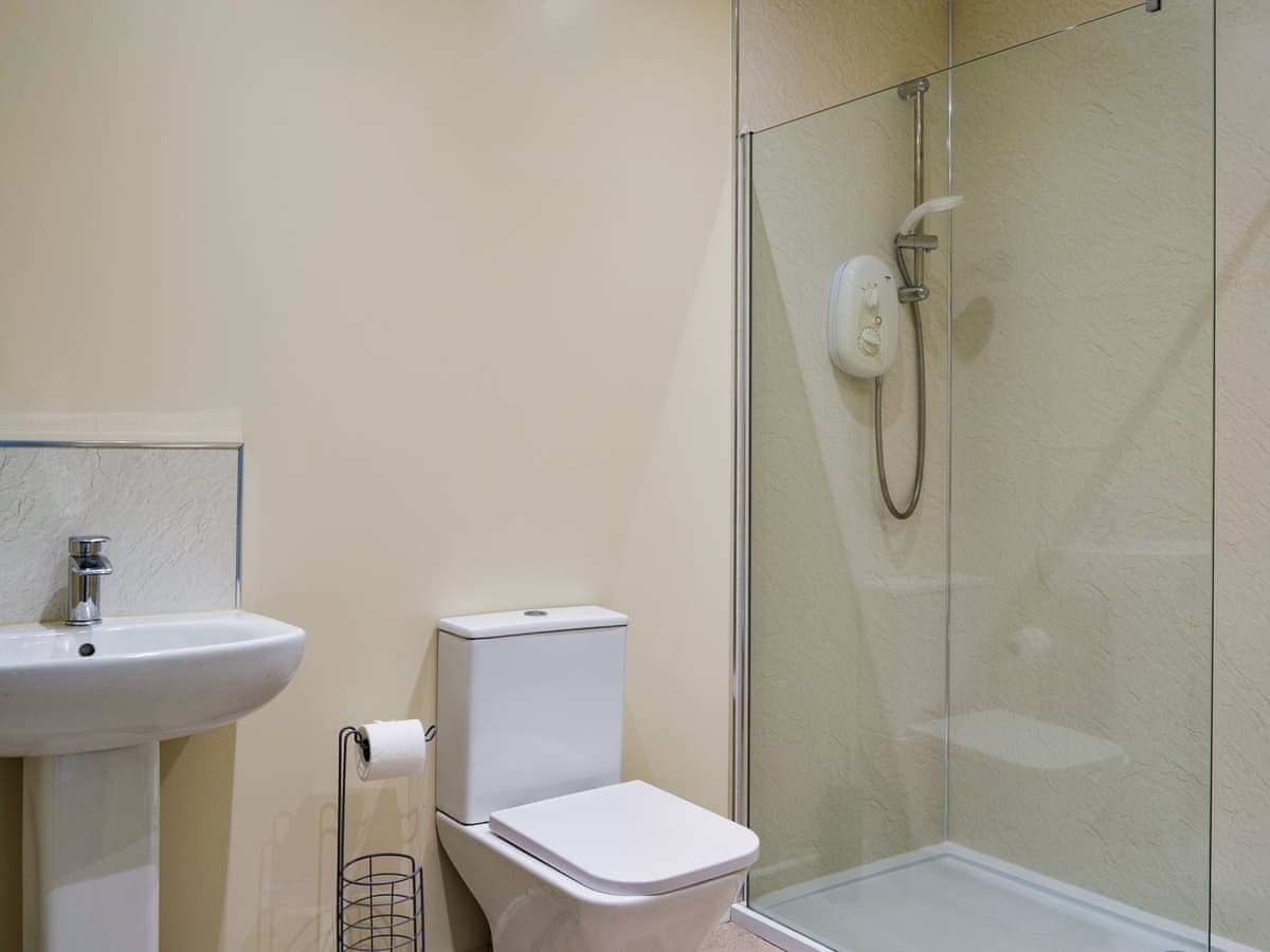 Aberfoyle Apartment 2 - Birch, listing photograph 12