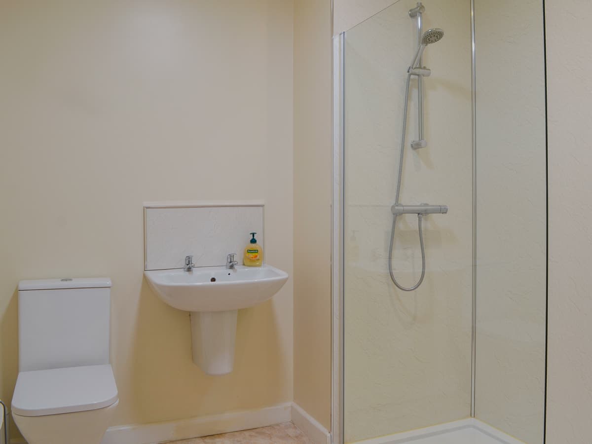 Aberfoyle Apartment 3 - Holly, listing photograph 10