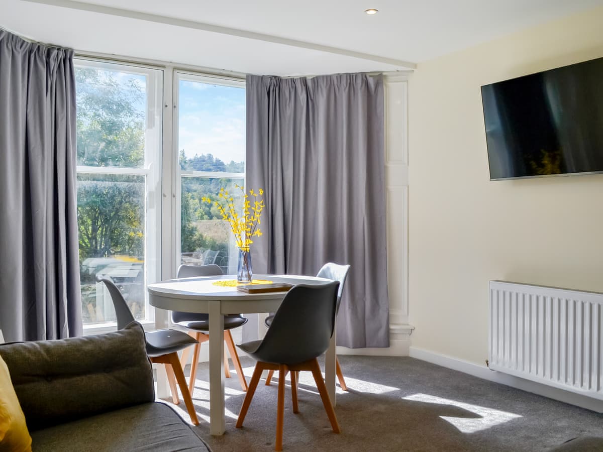Aberfoyle Apartment 4 - Oak, listing photograph 3
