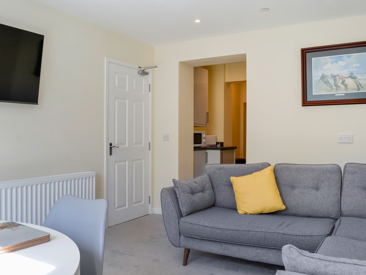 Aberfoyle Apartment 4 - Oak, listing photograph 4