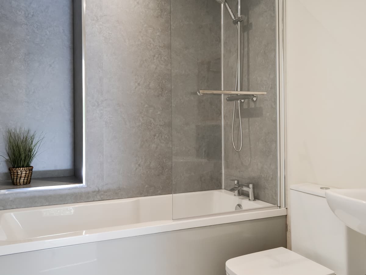 Aberfoyle Apartment 4 - Oak, listing photograph 12