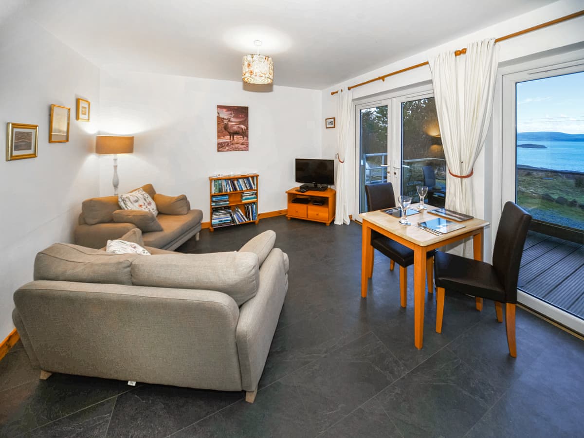Single Malt Cottage., listing photograph 4