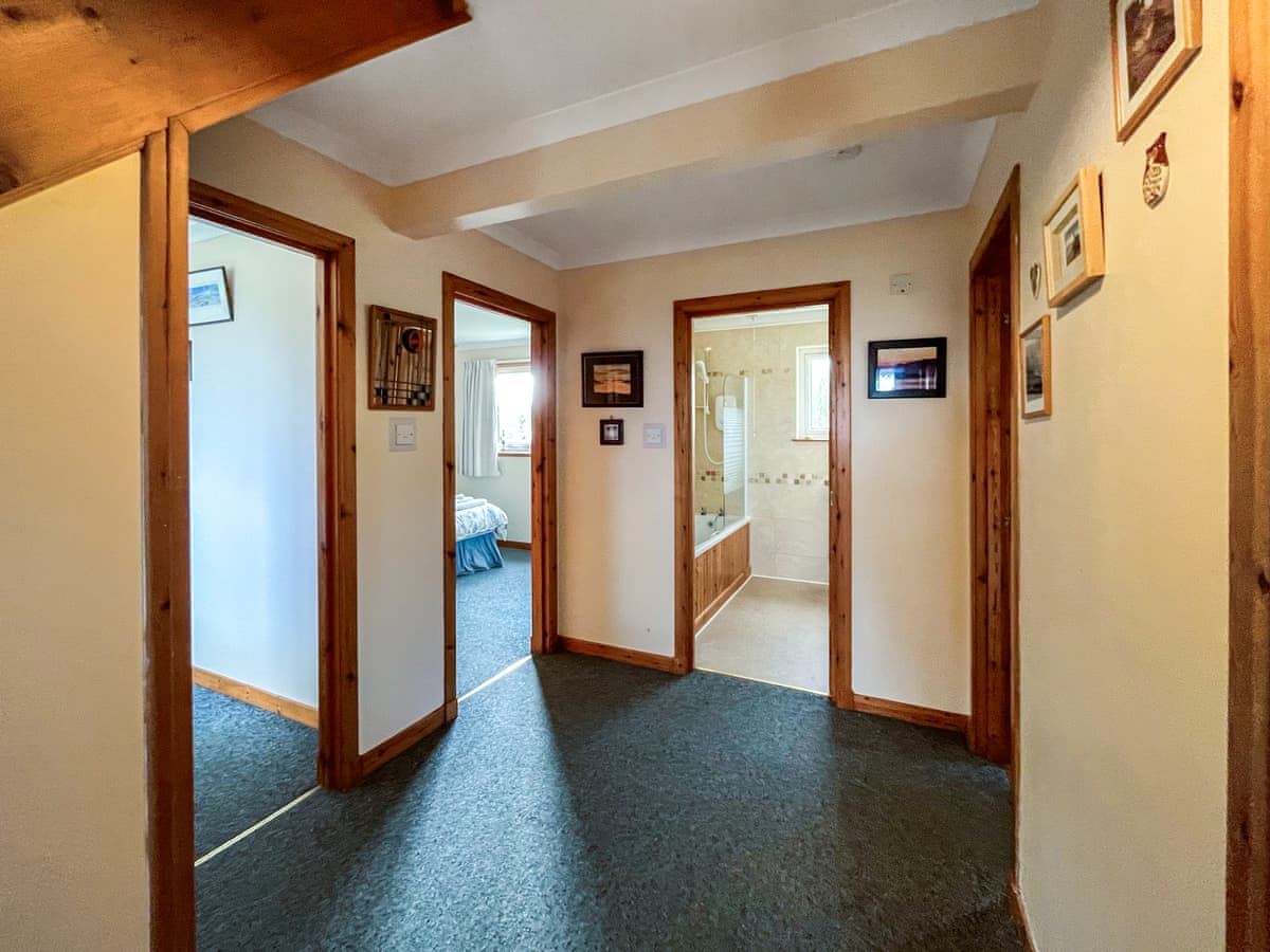 Wavecrest, listing photograph 10