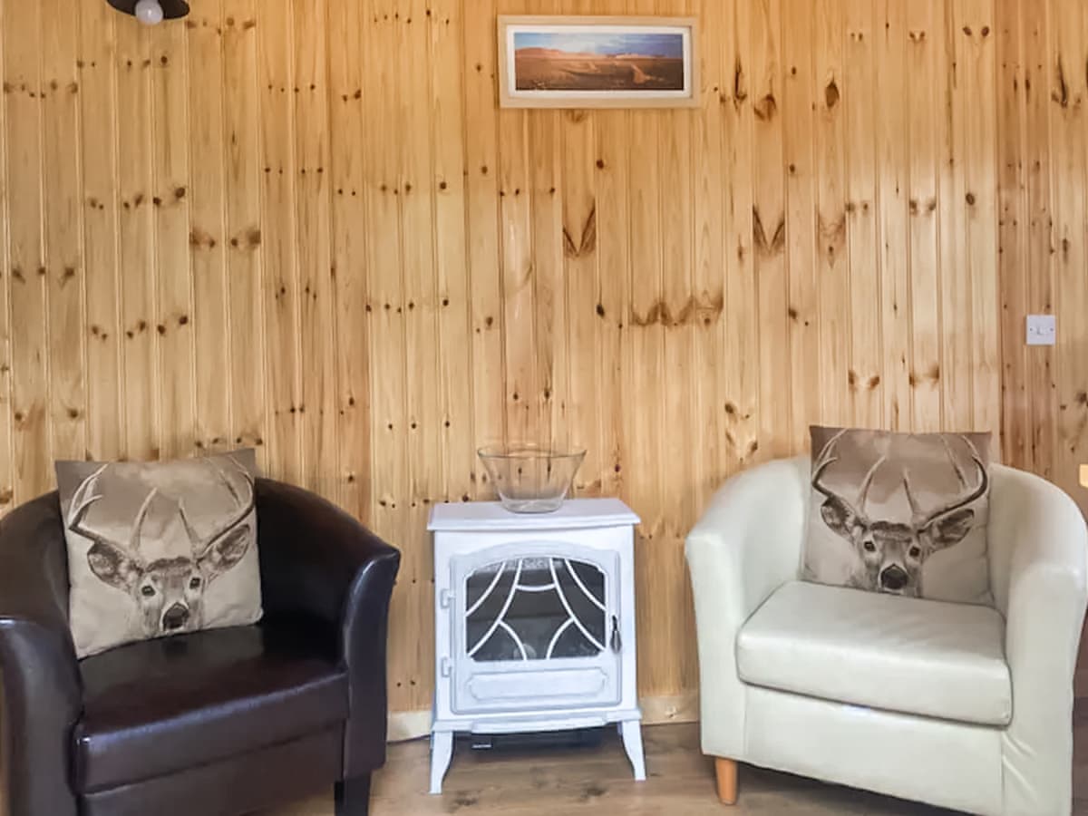 Shepherds Holidays - Shepherds Cabin, listing photograph 3