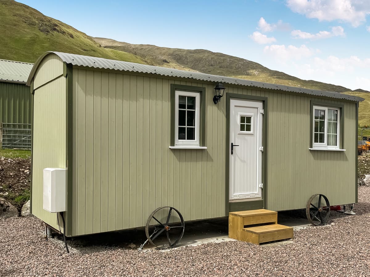 Shepherds Holidays - Shepherds Cabin, listing photograph 7