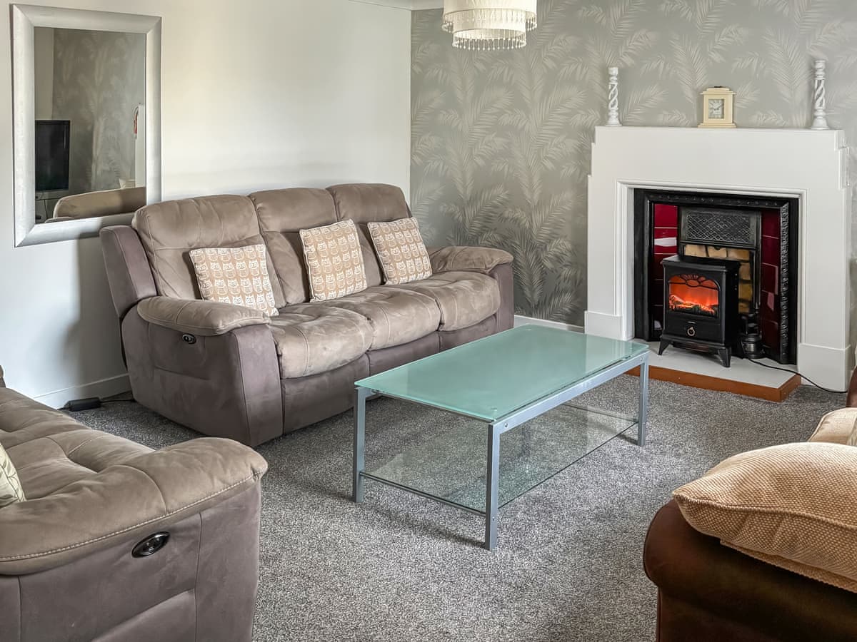 Ivydene Cottage, listing photograph 3