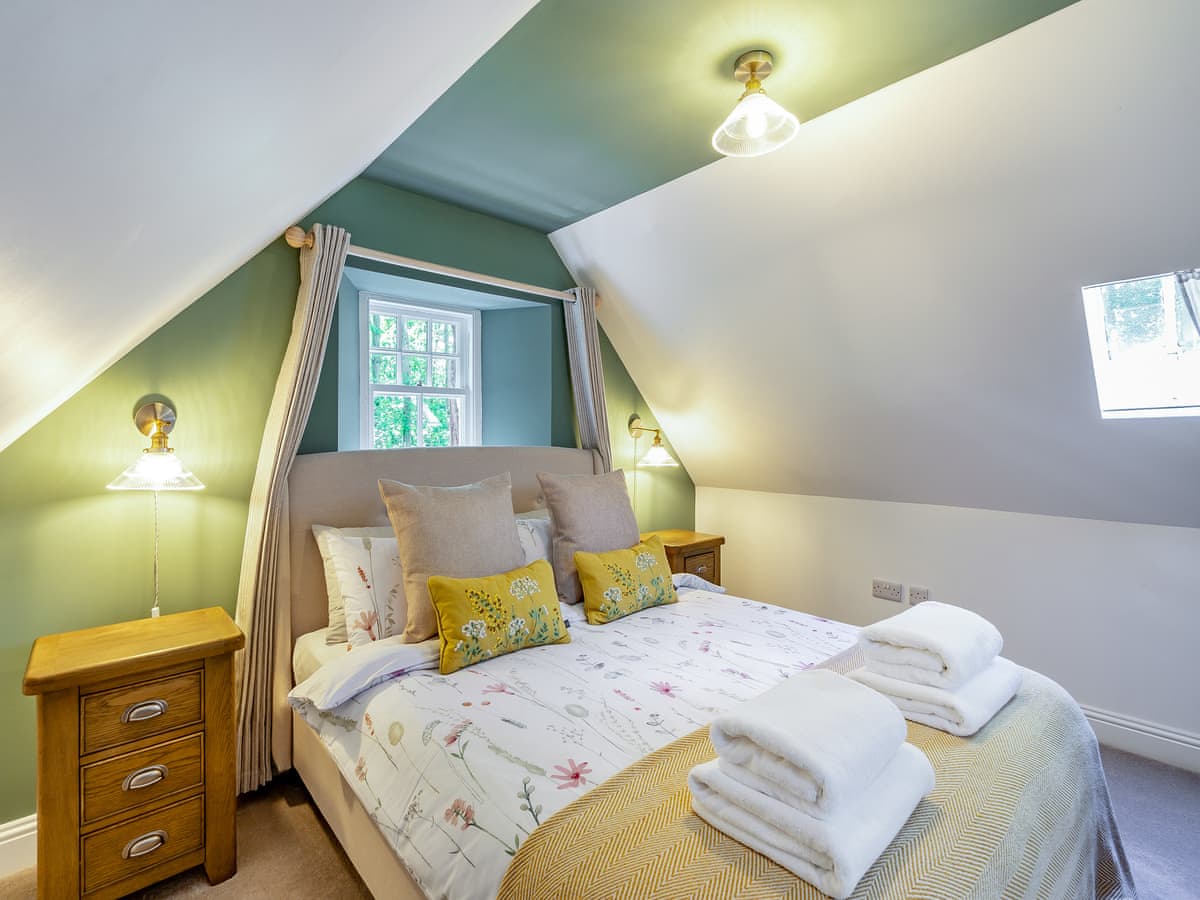 West Lodge, listing photograph 10